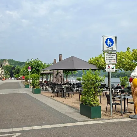 In Am Rhein * Remagen